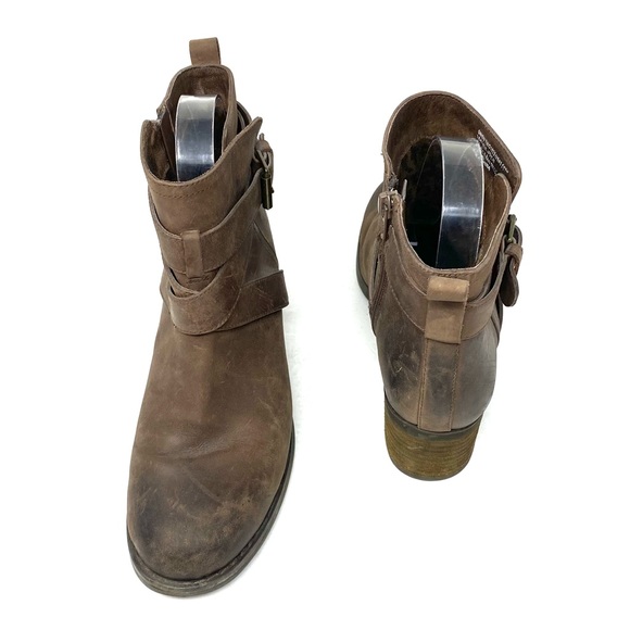 Tara M. Boots - Picture 6 of 8